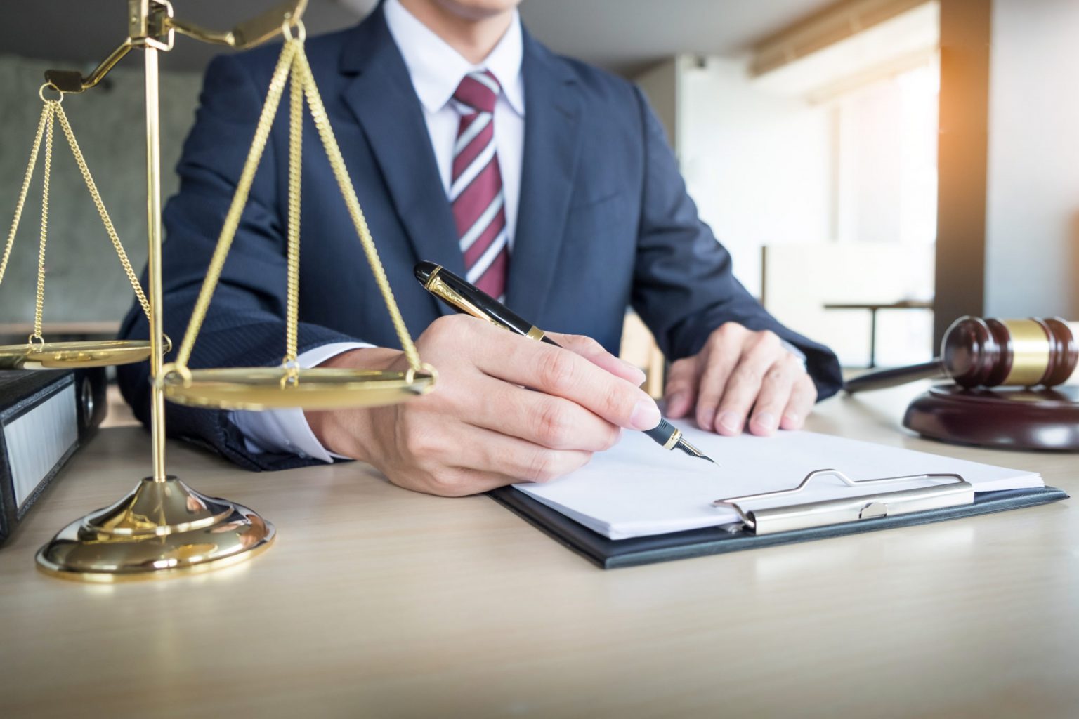 How to Get a Professional Lawyer in Dubai: A Comprehensive Guide